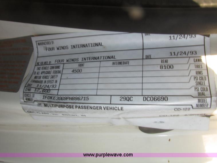 image for item H4735 1993 Ford Econoline E350 Dutchman 30' RV