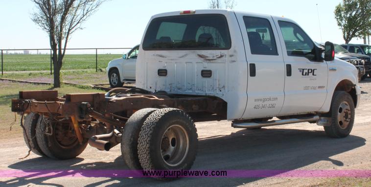 image for item H5867 2005 Ford F350 Super Duty XLT Crew Cab pickup truck