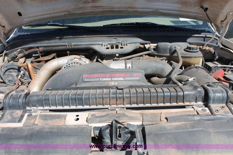 image for item H5867 2005 Ford F350 Super Duty XLT Crew Cab pickup truck