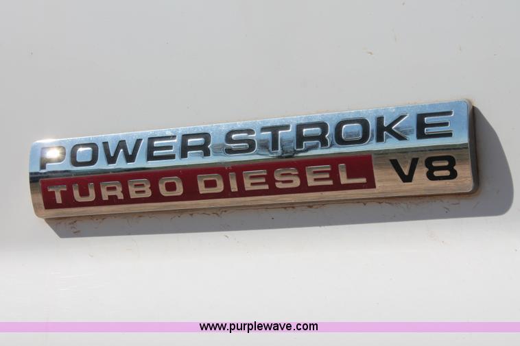 image for item H5867 2005 Ford F350 Super Duty XLT Crew Cab pickup truck