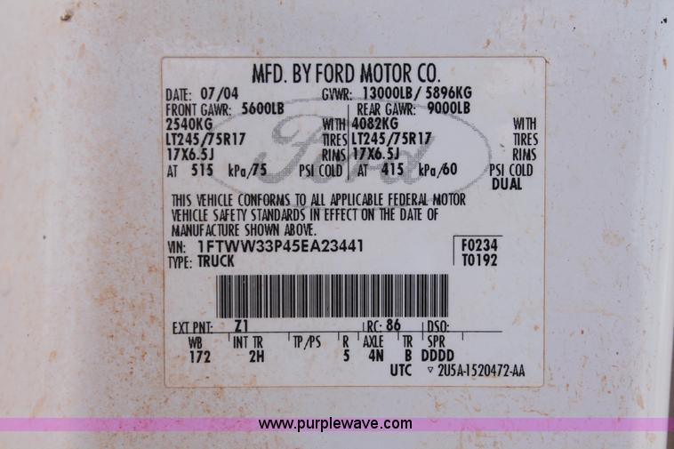 image for item H5867 2005 Ford F350 Super Duty XLT Crew Cab pickup truck