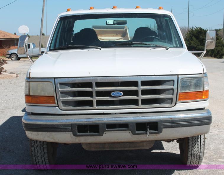 image for item H5868 1997 Ford F350 XLT Crew Cab pickup truck