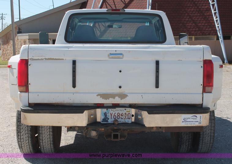image for item H5868 1997 Ford F350 XLT Crew Cab pickup truck
