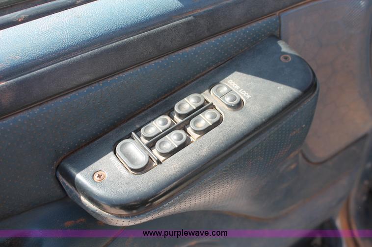 image for item H5868 1997 Ford F350 XLT Crew Cab pickup truck