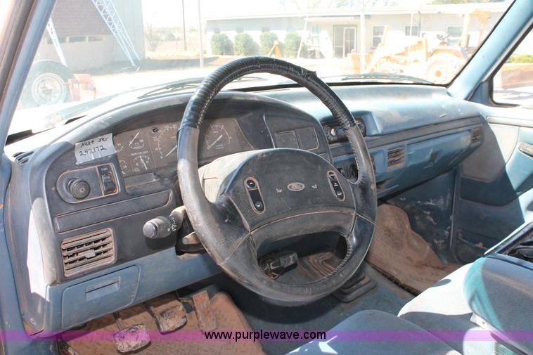 image for item H5868 1997 Ford F350 XLT Crew Cab pickup truck