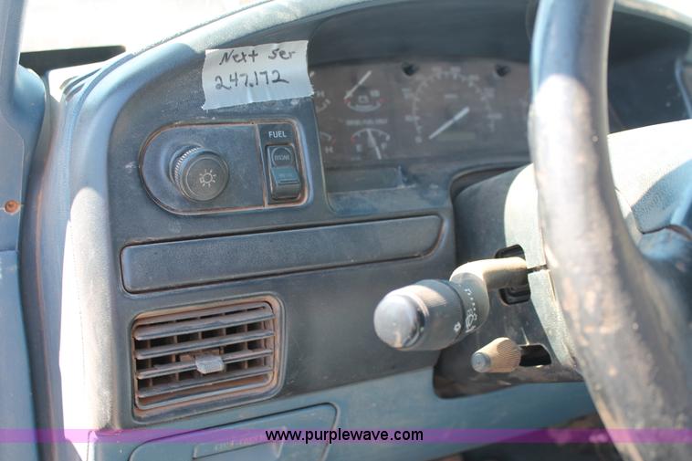 image for item H5868 1997 Ford F350 XLT Crew Cab pickup truck