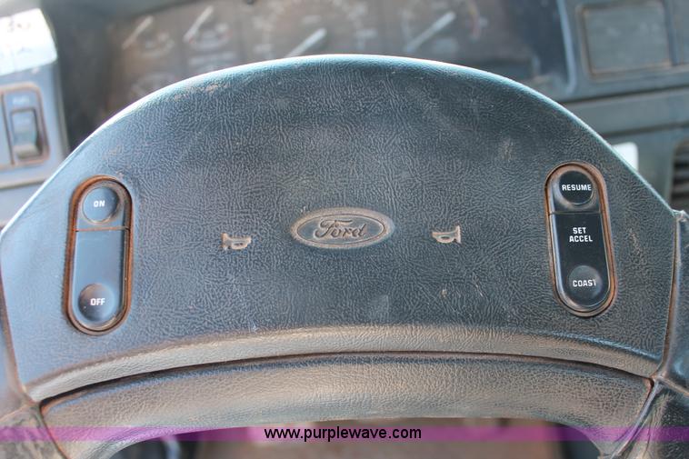 image for item H5868 1997 Ford F350 XLT Crew Cab pickup truck