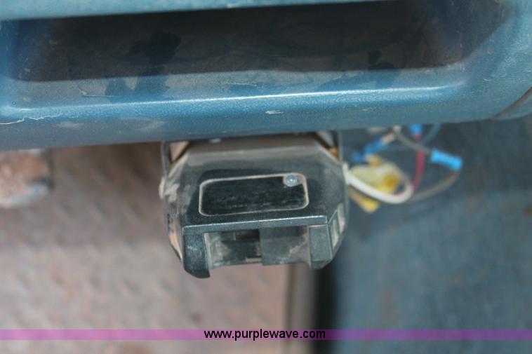 image for item H5868 1997 Ford F350 XLT Crew Cab pickup truck