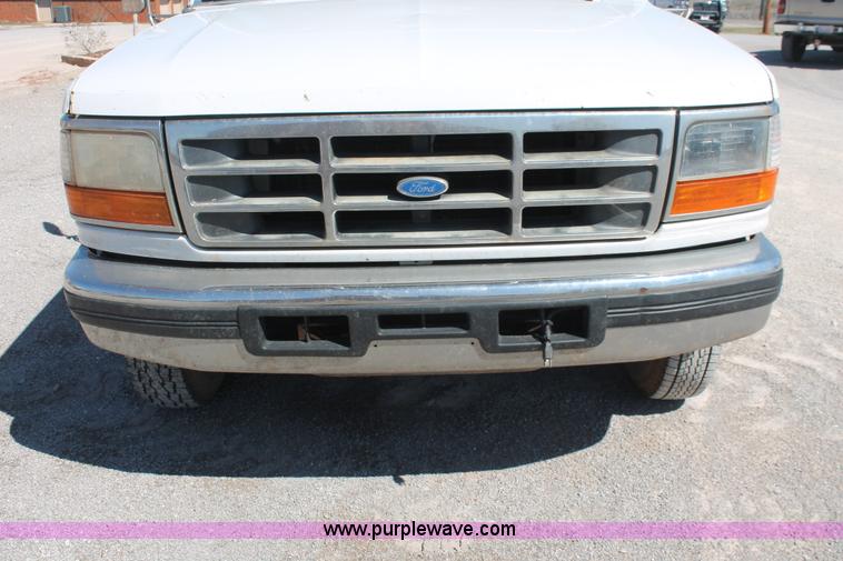 image for item H5868 1997 Ford F350 XLT Crew Cab pickup truck