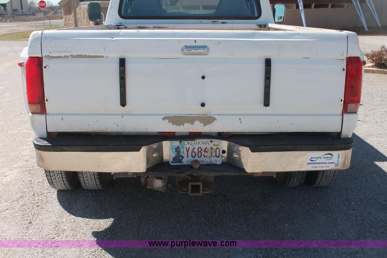 image for item H5868 1997 Ford F350 XLT Crew Cab pickup truck