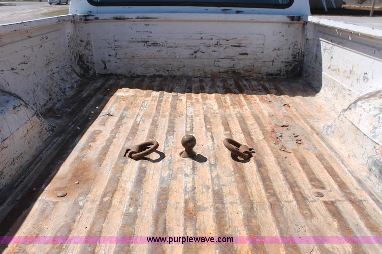 image for item H5868 1997 Ford F350 XLT Crew Cab pickup truck