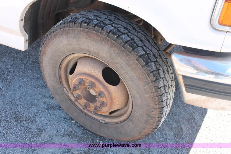 image for item H5868 1997 Ford F350 XLT Crew Cab pickup truck