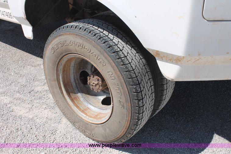 image for item H5868 1997 Ford F350 XLT Crew Cab pickup truck