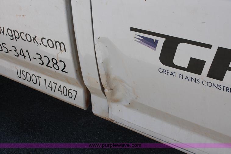 image for item H5868 1997 Ford F350 XLT Crew Cab pickup truck