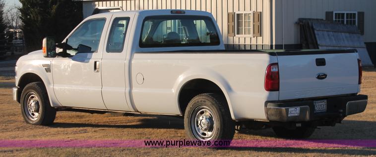 image for item H5881 2010 Ford F250 Super Duty XL SuperCab pickup truck