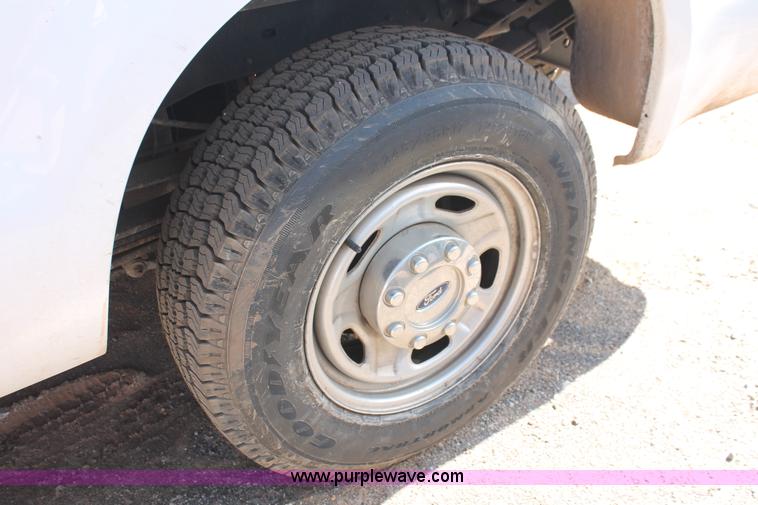 image for item H5881 2010 Ford F250 Super Duty XL SuperCab pickup truck