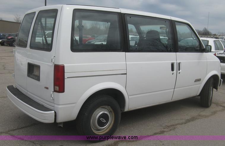 image for item H8734 1993 Chevrolet Astro van