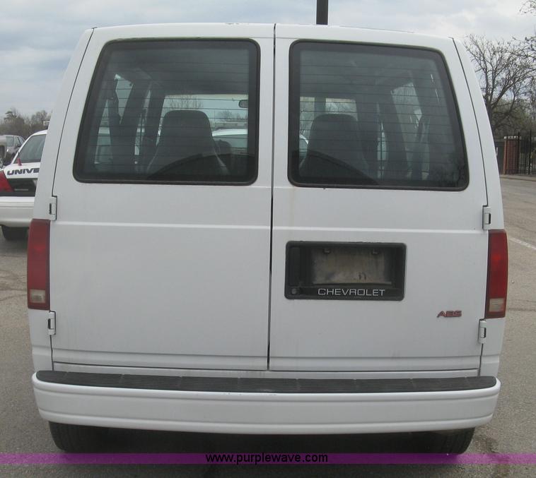 image for item H8734 1993 Chevrolet Astro van