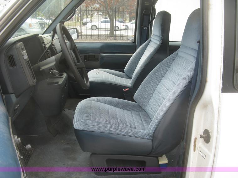 image for item H8734 1993 Chevrolet Astro van