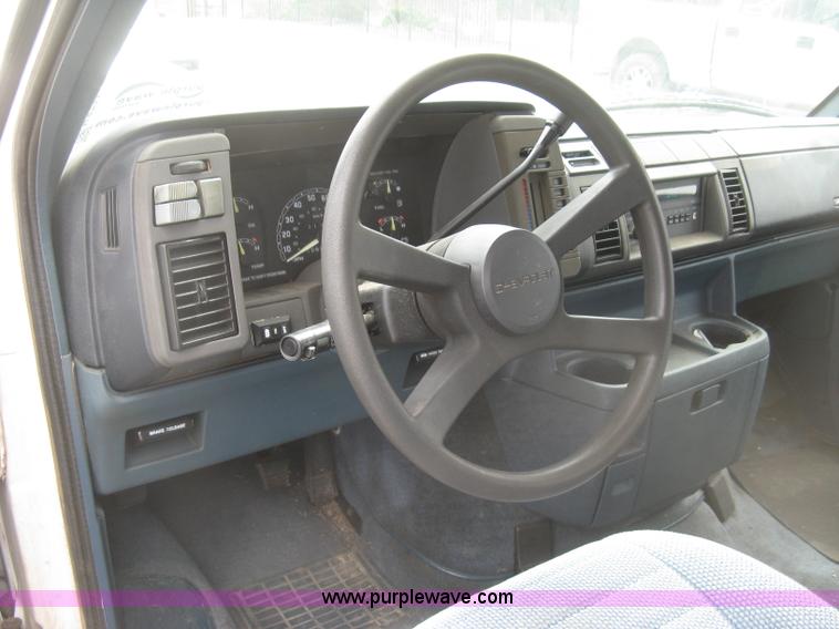 image for item H8734 1993 Chevrolet Astro van