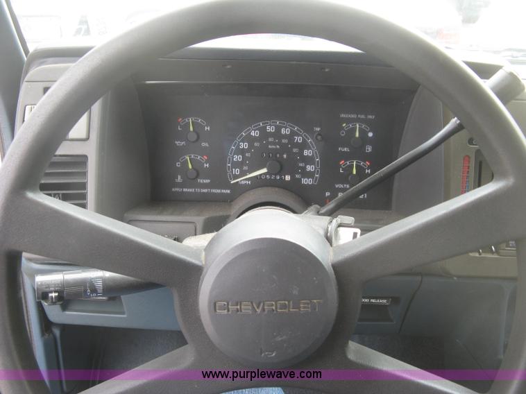 image for item H8734 1993 Chevrolet Astro van