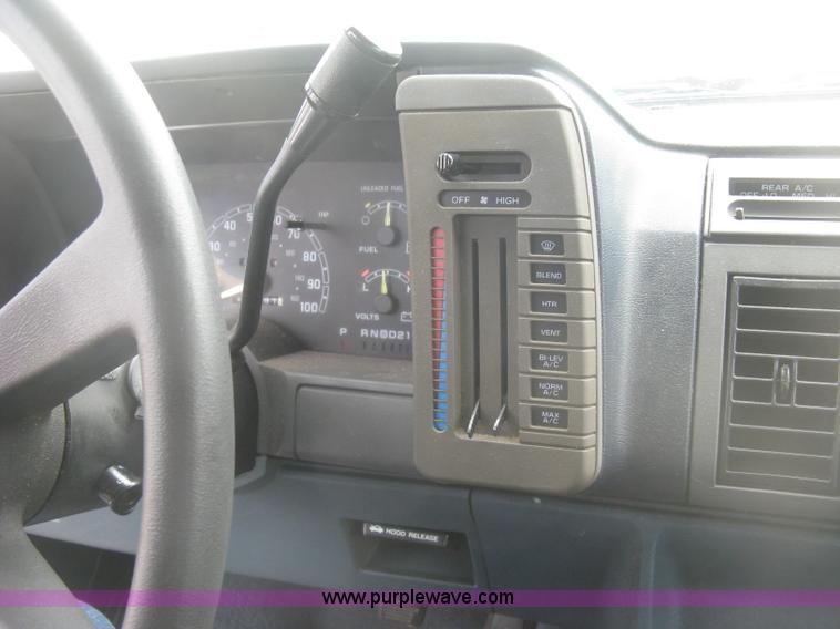 image for item H8734 1993 Chevrolet Astro van