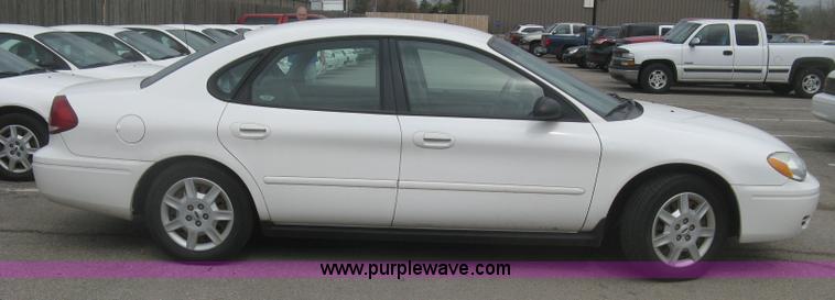 image for item H8735 2006 Ford Taurus SE