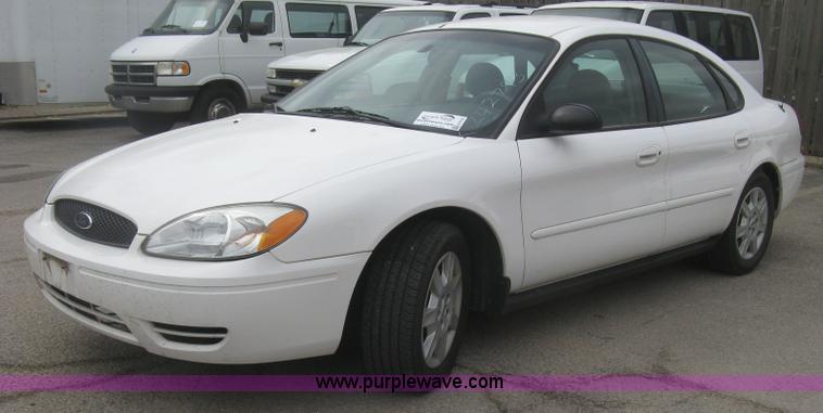 image for item H8735 2006 Ford Taurus SE