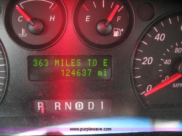 image for item H8735 2006 Ford Taurus SE