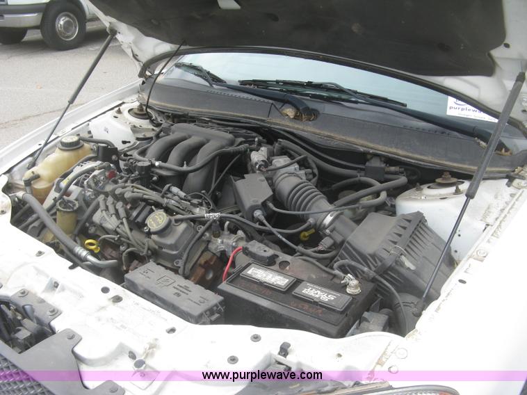 image for item H8735 2006 Ford Taurus SE