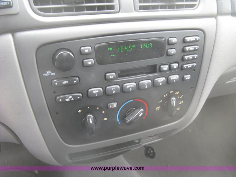 image for item H8736 2006 Ford Taurus SE