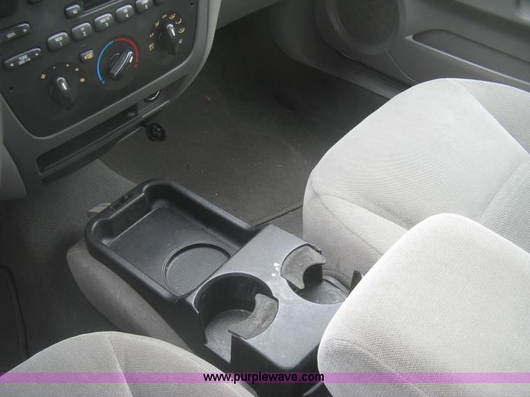 image for item H8736 2006 Ford Taurus SE