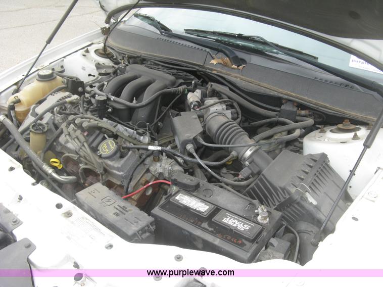 image for item H8736 2006 Ford Taurus SE