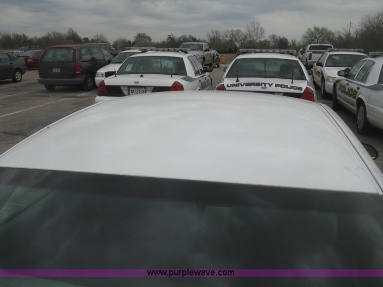 image for item H8736 2006 Ford Taurus SE