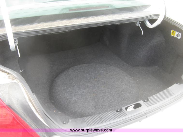 image for item H8737 2006 Ford Taurus SE