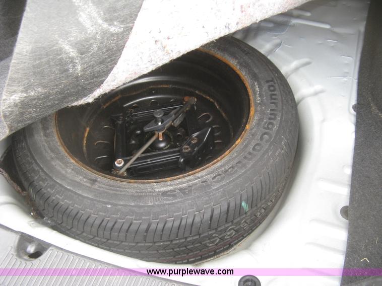 image for item H8737 2006 Ford Taurus SE