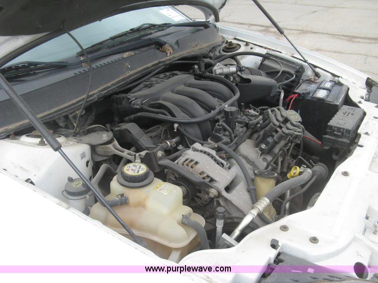 image for item H8737 2006 Ford Taurus SE