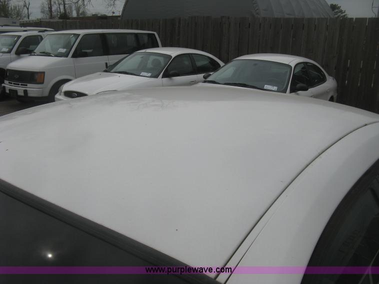 image for item H8737 2006 Ford Taurus SE