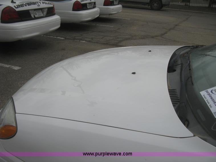 image for item H8737 2006 Ford Taurus SE