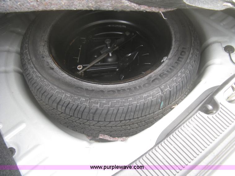 image for item H8738 2006 Ford Taurus SE