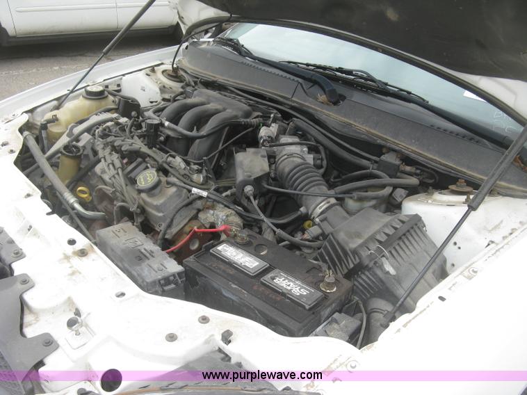 image for item H8738 2006 Ford Taurus SE
