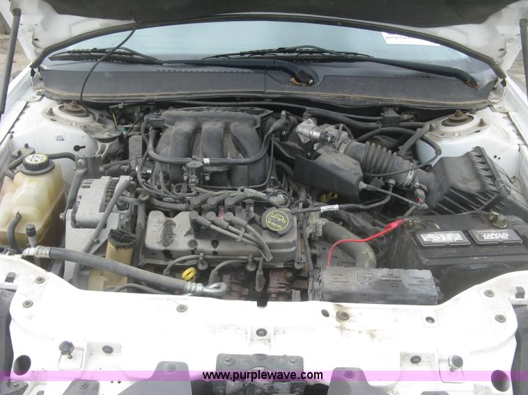 image for item H8738 2006 Ford Taurus SE