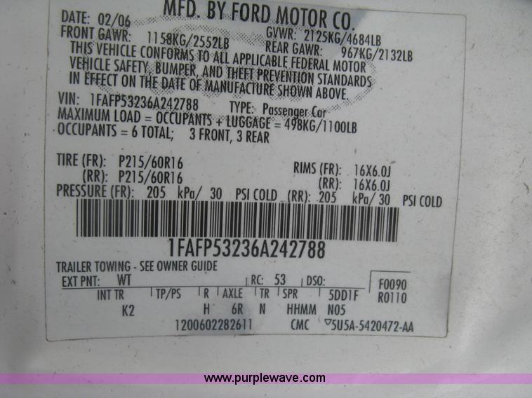 image for item H8740 2006 Ford Taurus SE