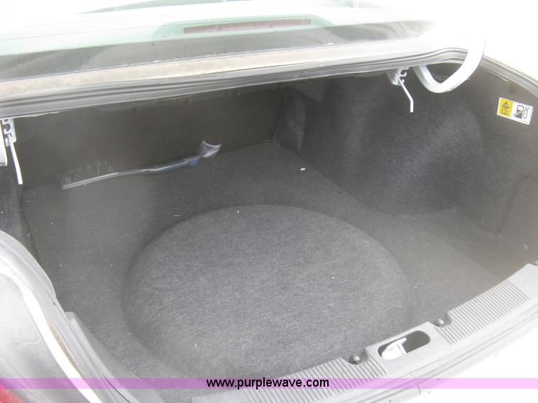 image for item H8740 2006 Ford Taurus SE