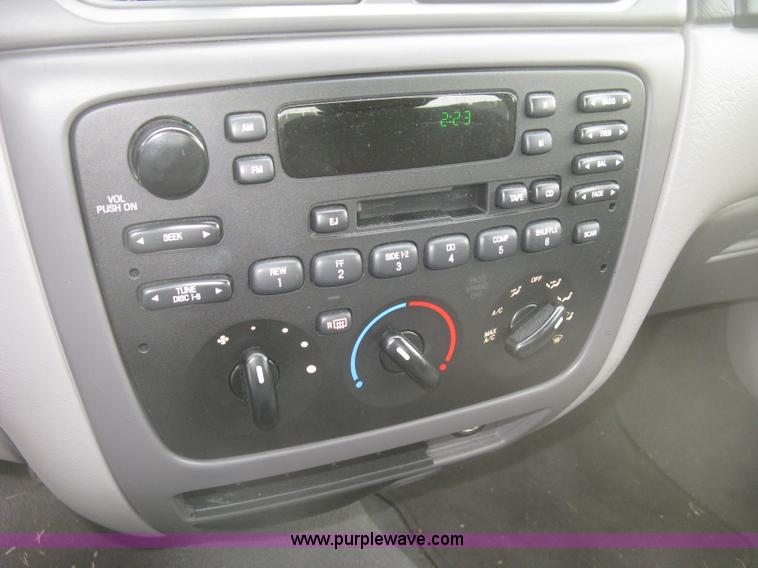 image for item H8741 2006 Ford Taurus SE