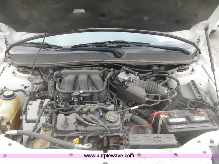 image for item H8741 2006 Ford Taurus SE