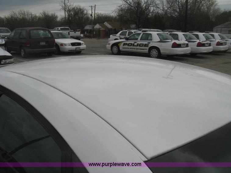 image for item H8741 2006 Ford Taurus SE