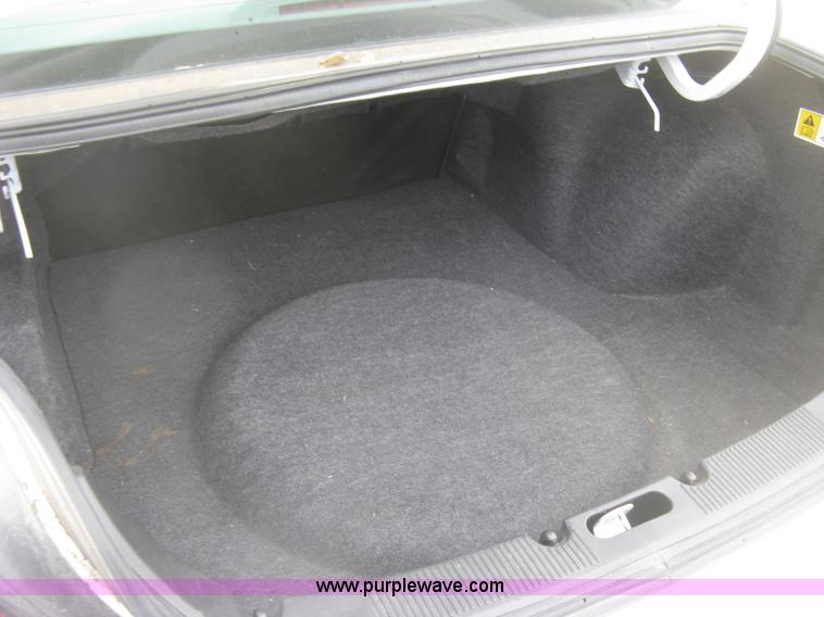 image for item H8742 2006 Ford Taurus SE