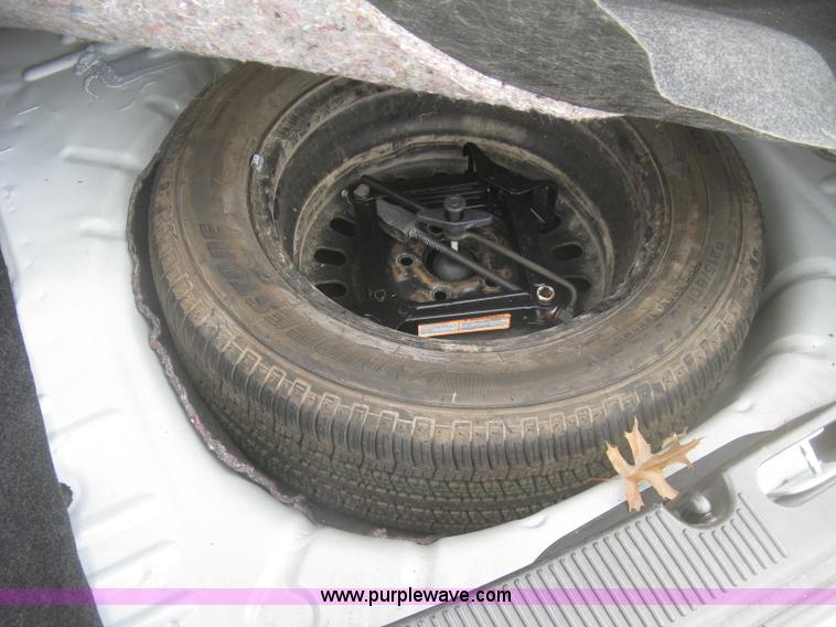 image for item H8742 2006 Ford Taurus SE