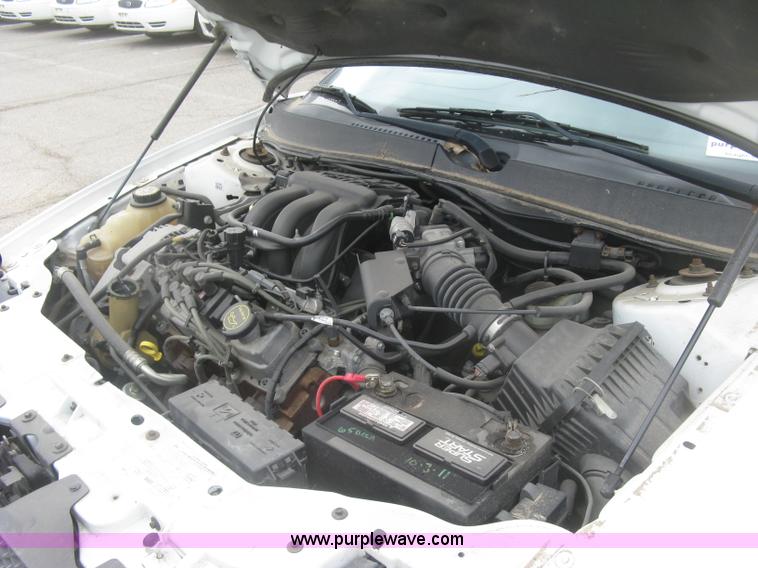 image for item H8742 2006 Ford Taurus SE